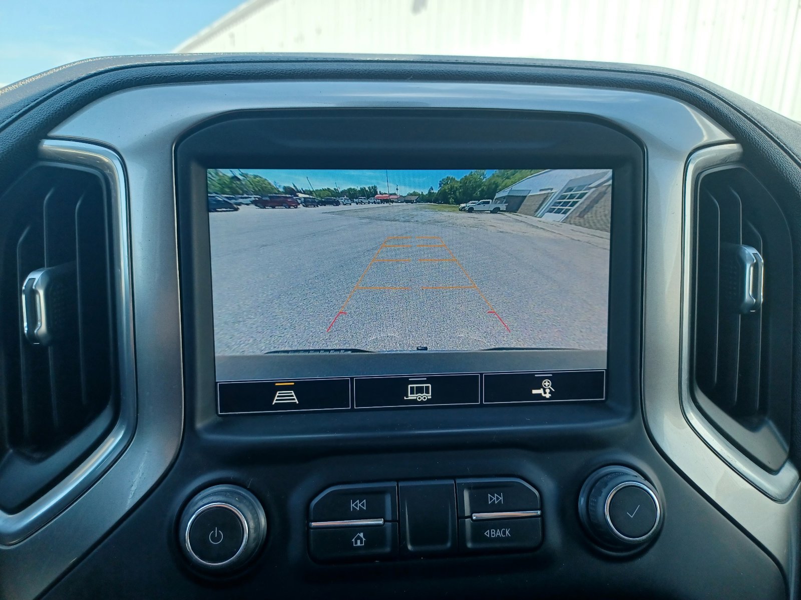 Used 2021 Chevrolet Silverado 1500 LT w/ Convenience Package II AWD/4WD image 30