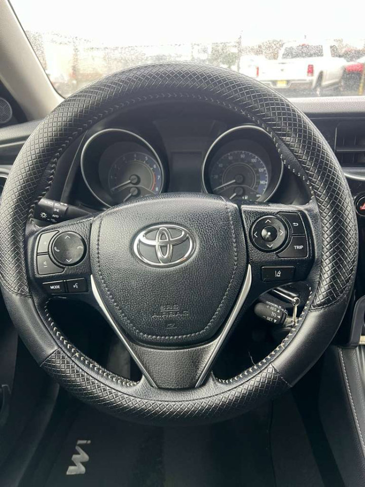 Used 2018 Toyota Corolla iM image 26