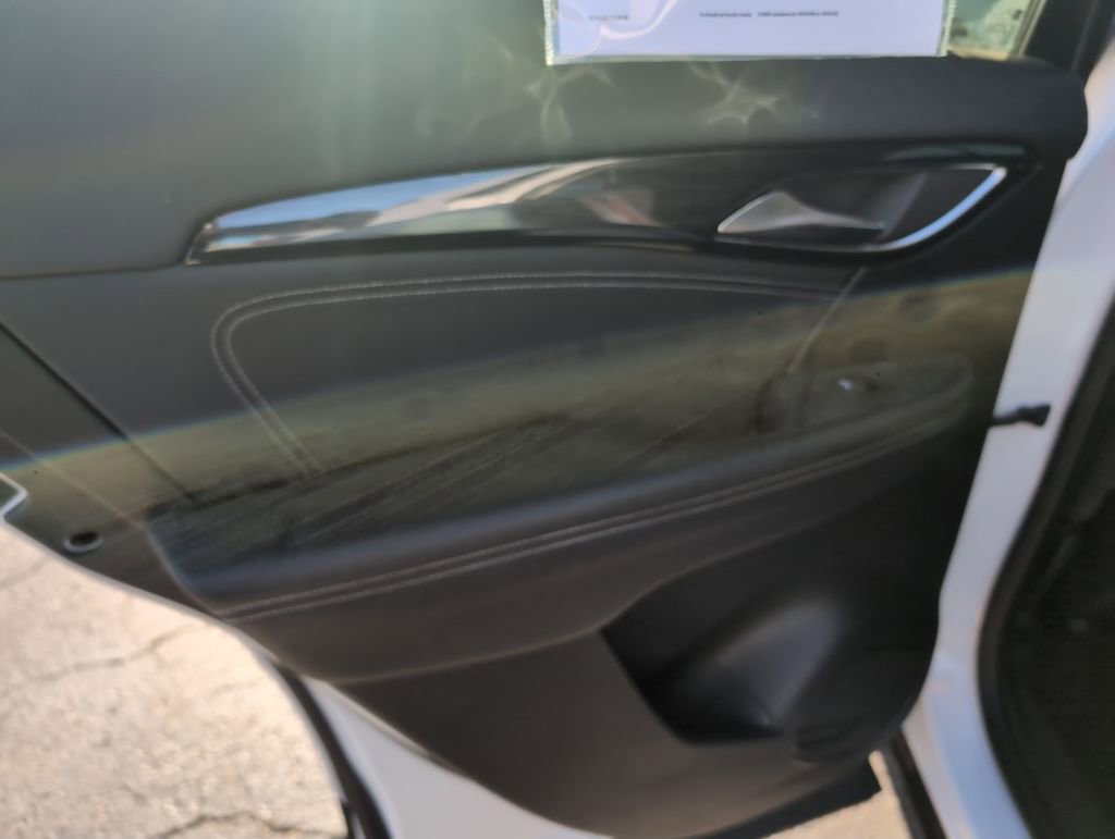 Used 2022 Buick Envision Essence w/ Technology Package I image 11