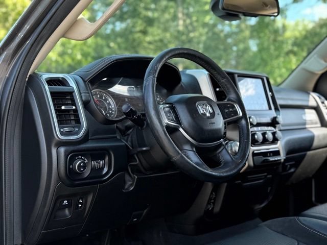 Used 2019 RAM 1500 Laramie AWD/4WD image 11