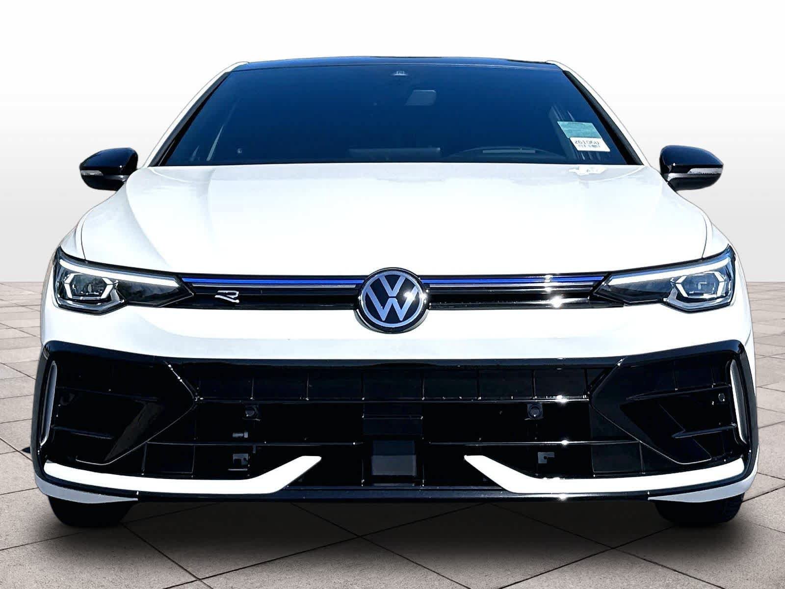 Used 2025 Volkswagen Golf AWD/4WD image 3