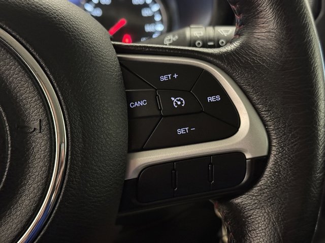 Used 2015 Jeep Renegade Trailhawk AWD/4WD image 20