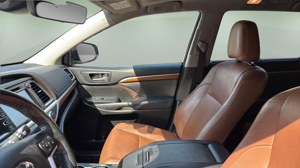 Used 2018 Toyota Highlander Limited Platinum image 13