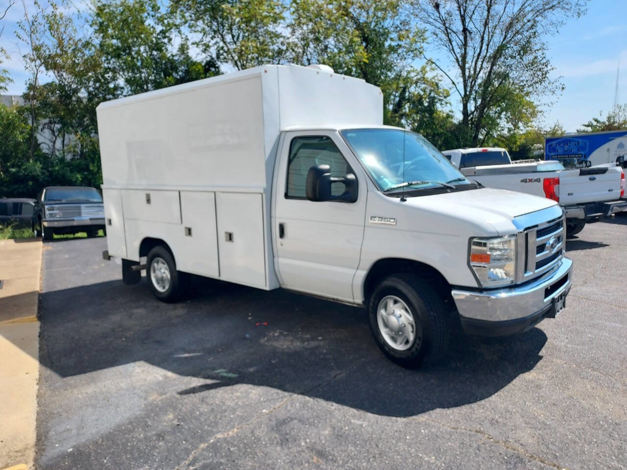 Used 2016 Ford E-350 and Econoline 350 Super Duty image 3