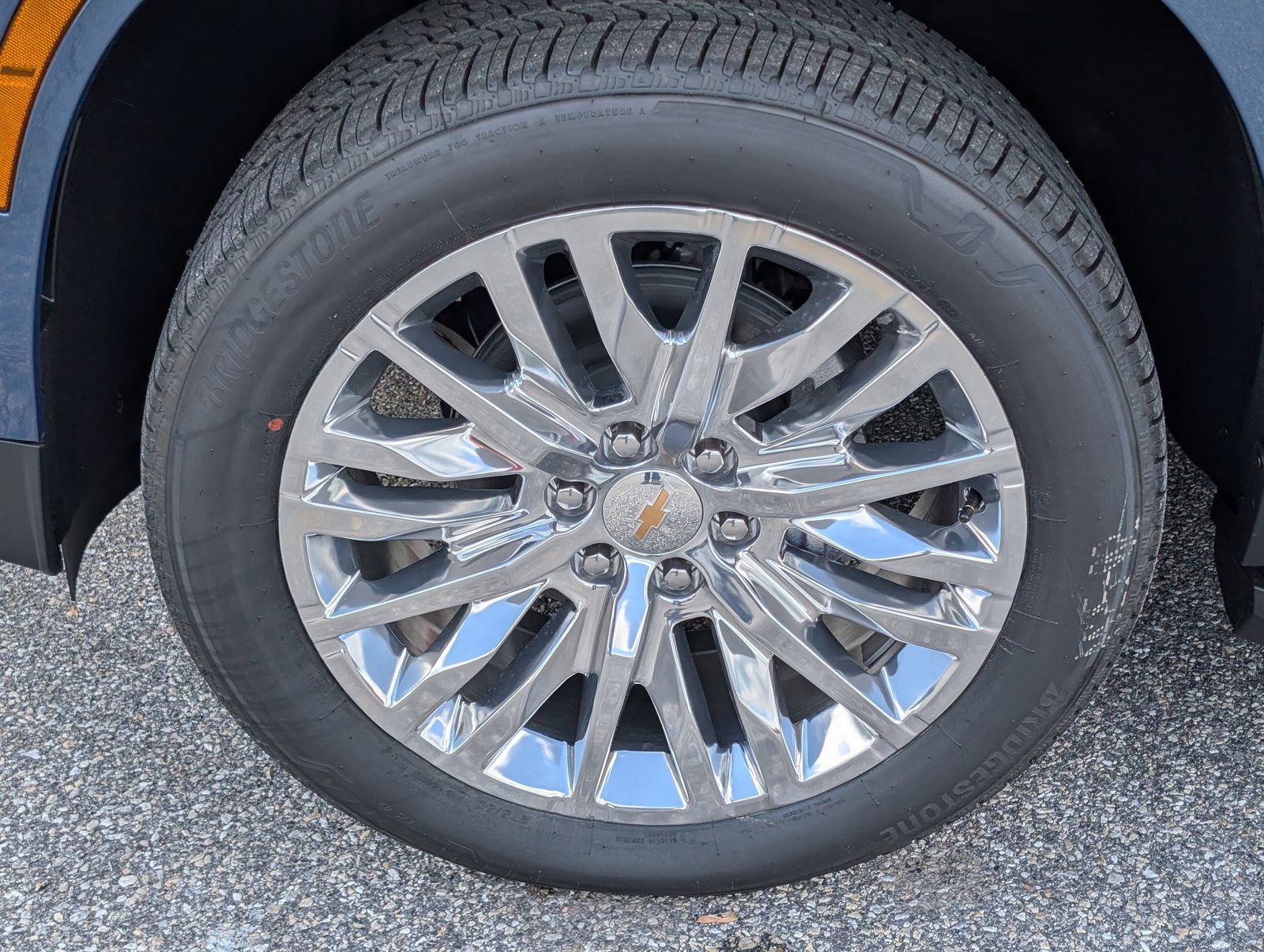 New 2026 Chevrolet Suburban Premier w/ Sun And Tow Package AWD/4WD image 8