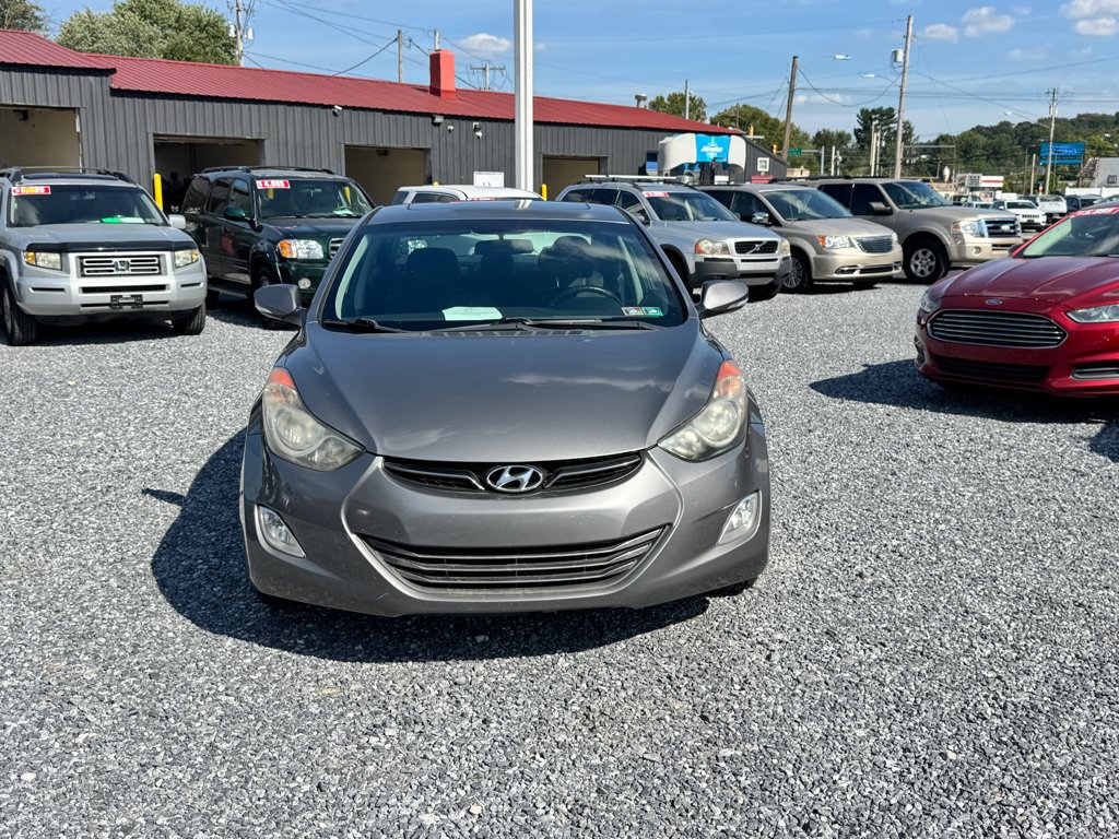 Used 2013 Hyundai Elantra Limited w/ Technology Pkg FWD image 2