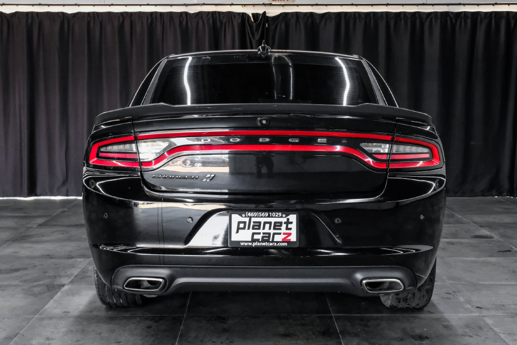 Used 2019 Dodge Charger SXT w/ Blacktop Package AWD/4WD image 9