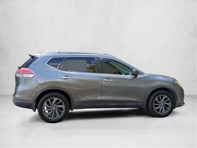 Used 2016 Nissan Rogue SL w/ SL Premium Package image 4