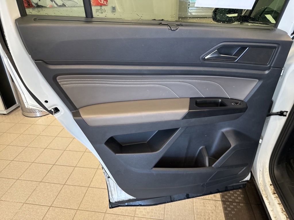Used 2021 Volkswagen Atlas SE w/ Panoramic Sunroof Package image 18