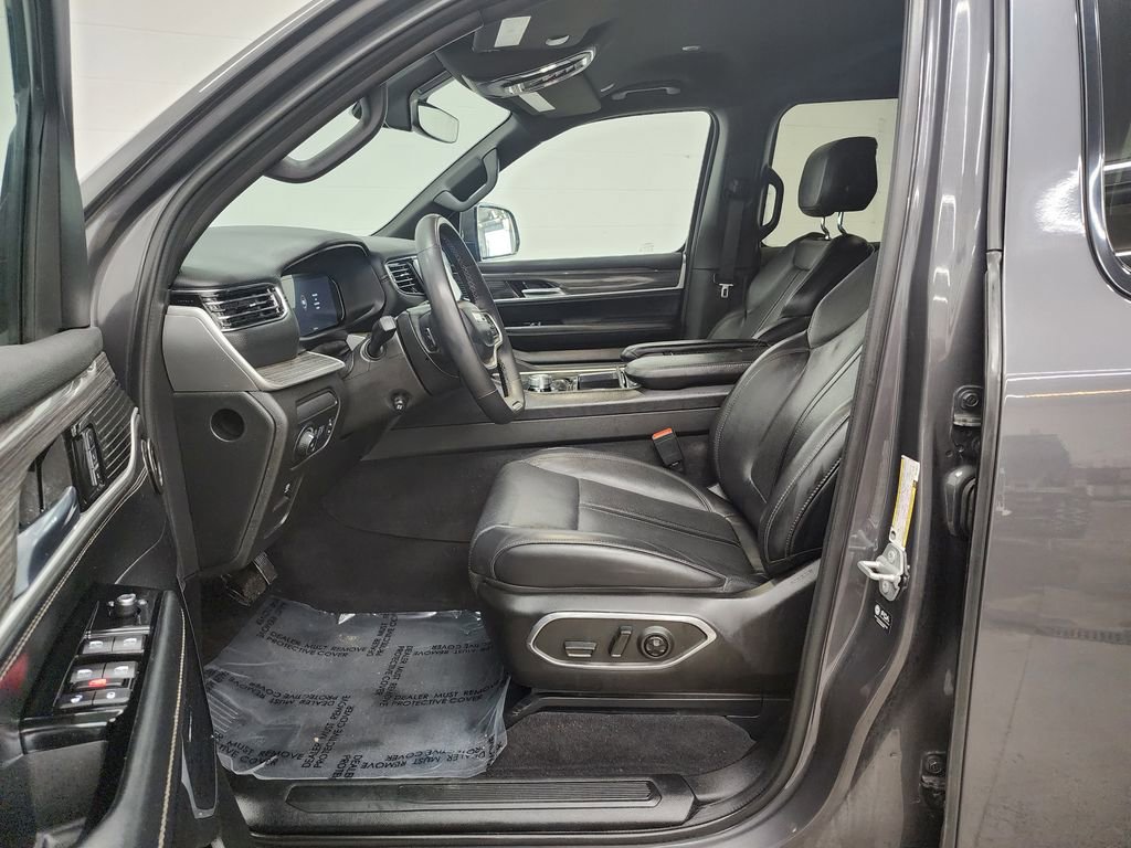 Used 2022 Jeep Wagoneer Series II AWD/4WD image 12