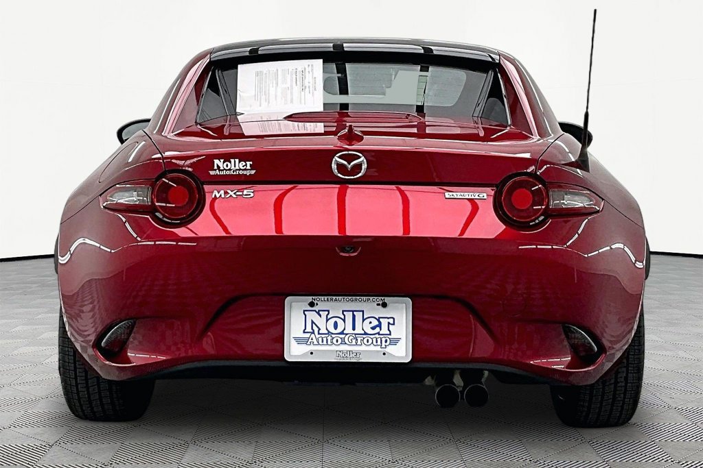 Used 2021 MAZDA MX-5 Miata RF Grand Touring RWD image 4