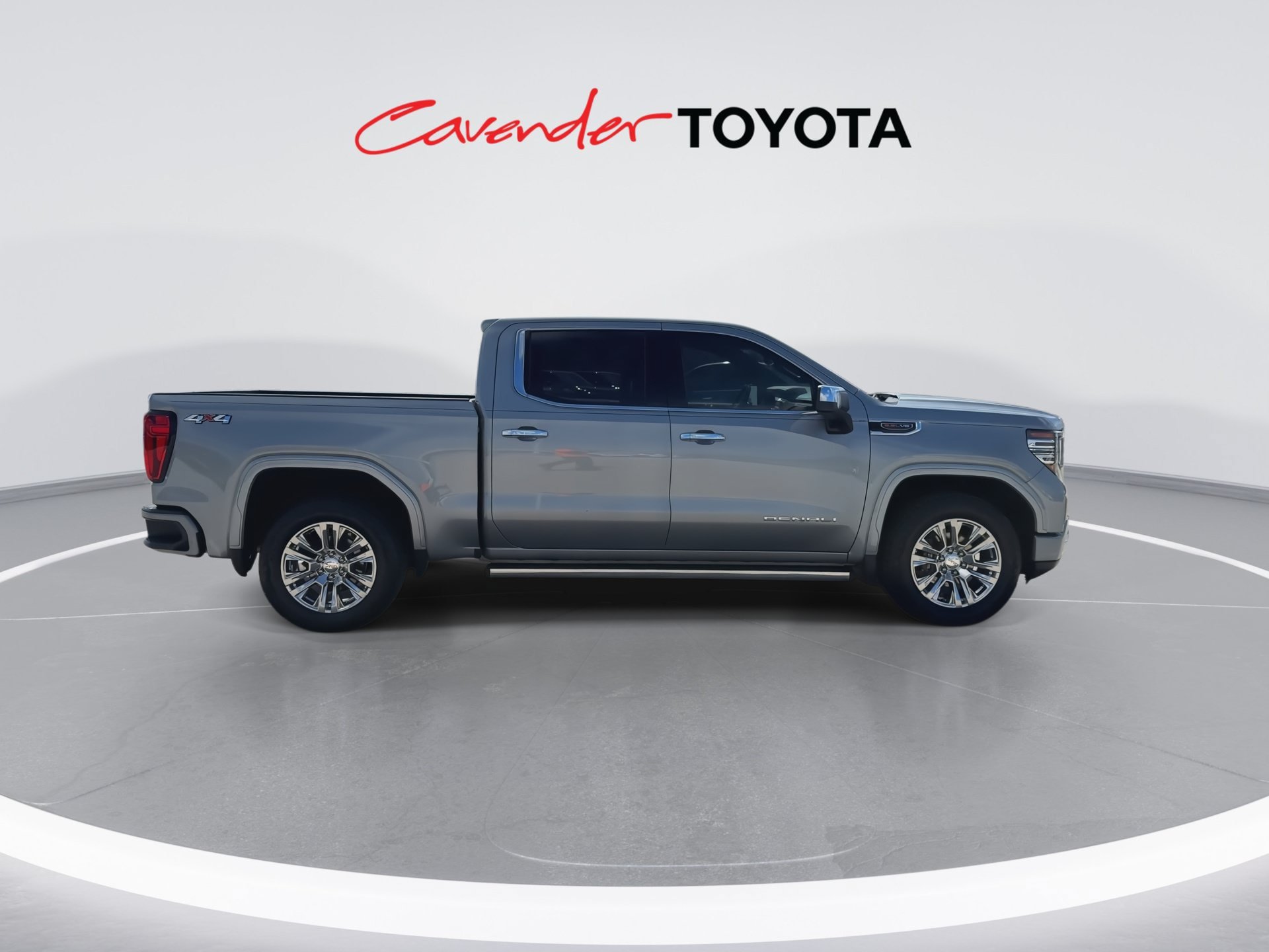 Used 2024 GMC Sierra 1500 Denali w/ Technology Package AWD/4WD image 9