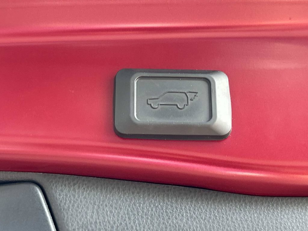 Used 2023 Toyota RAV4 XLE w/ Convenience Package FWD image 12