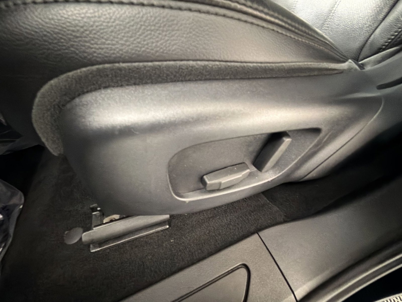 Used 2020 Land Rover Range Rover Evoque S image 14