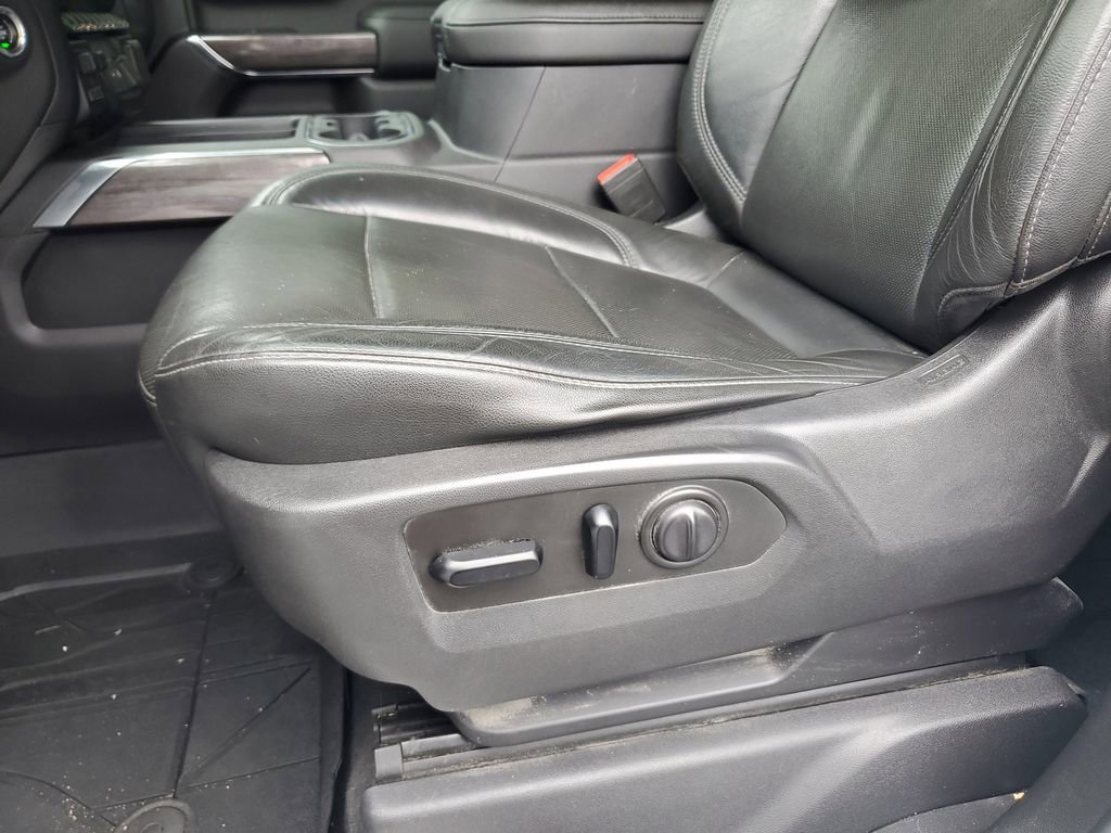 Used 2019 Chevrolet Silverado 1500 LTZ AWD/4WD image 14