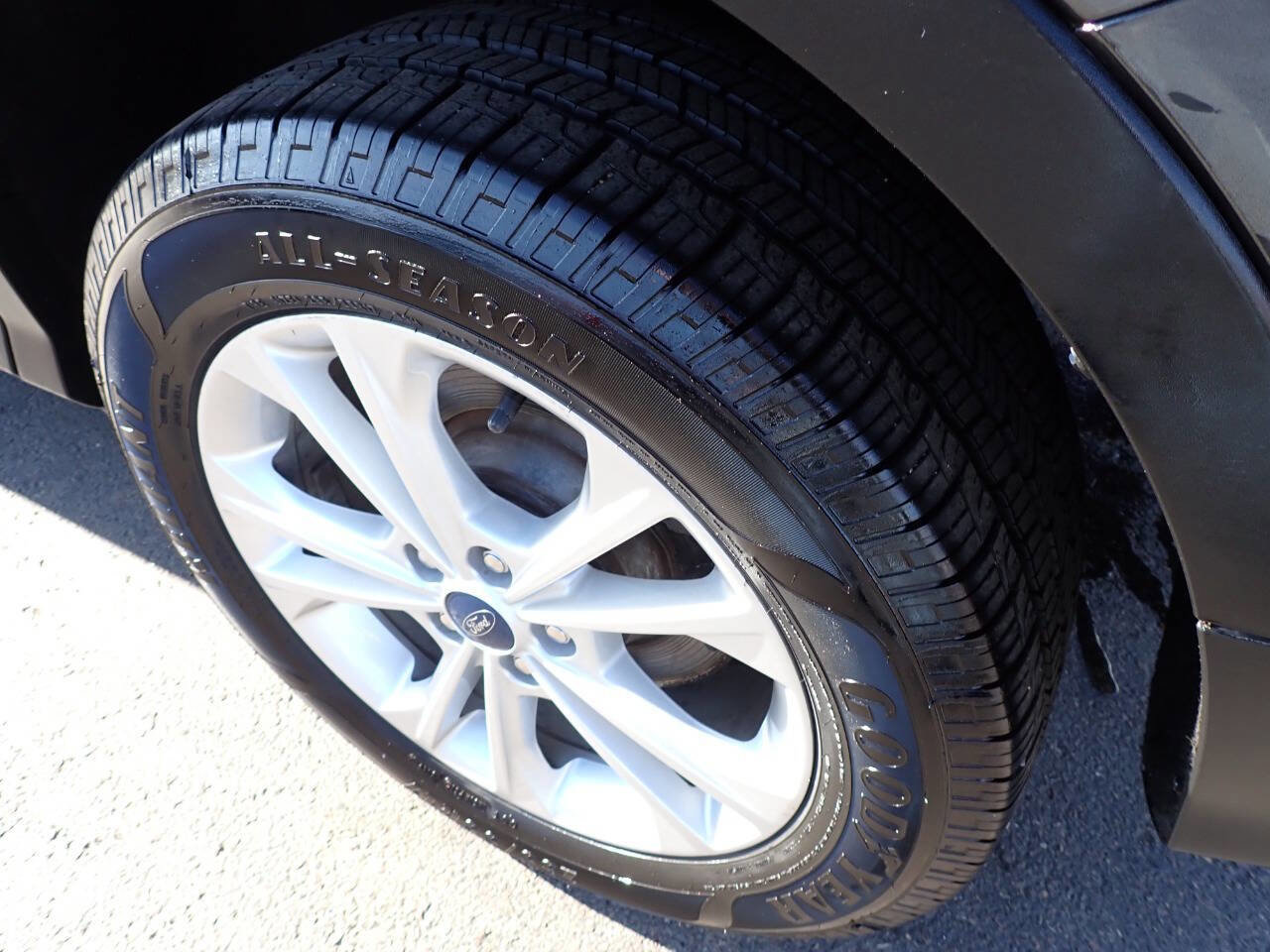 Used 2019 Ford Escape SE FWD image 11