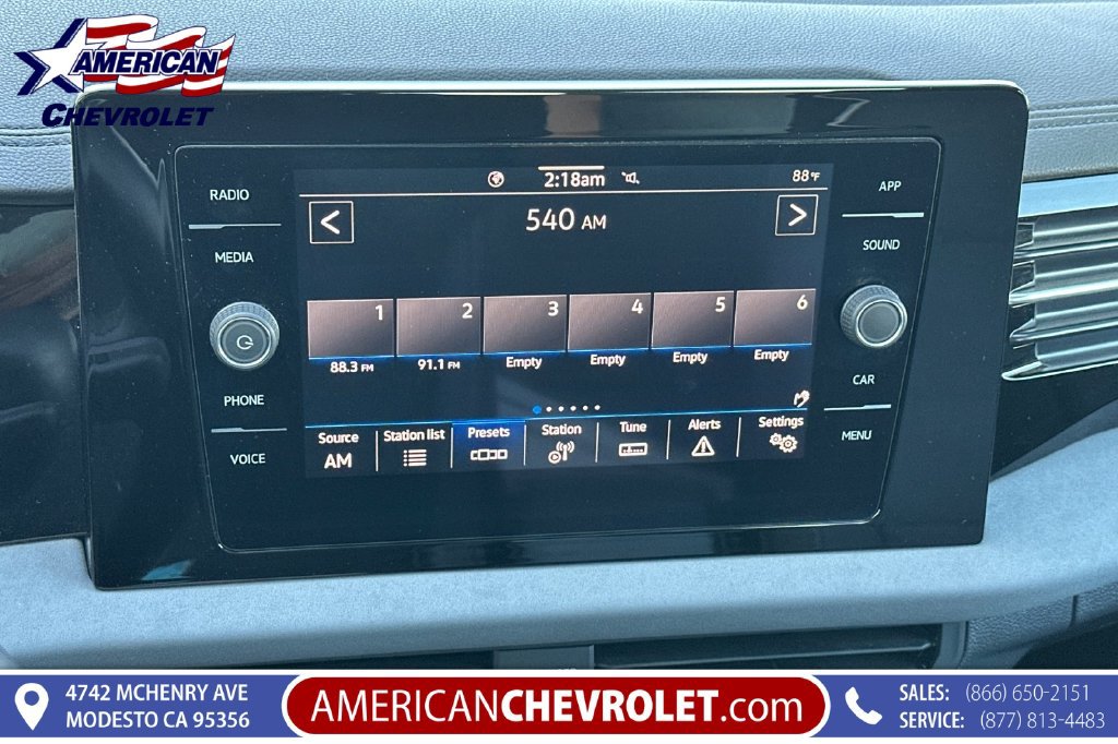 Used 2025 Volkswagen Jetta SE FWD image 25