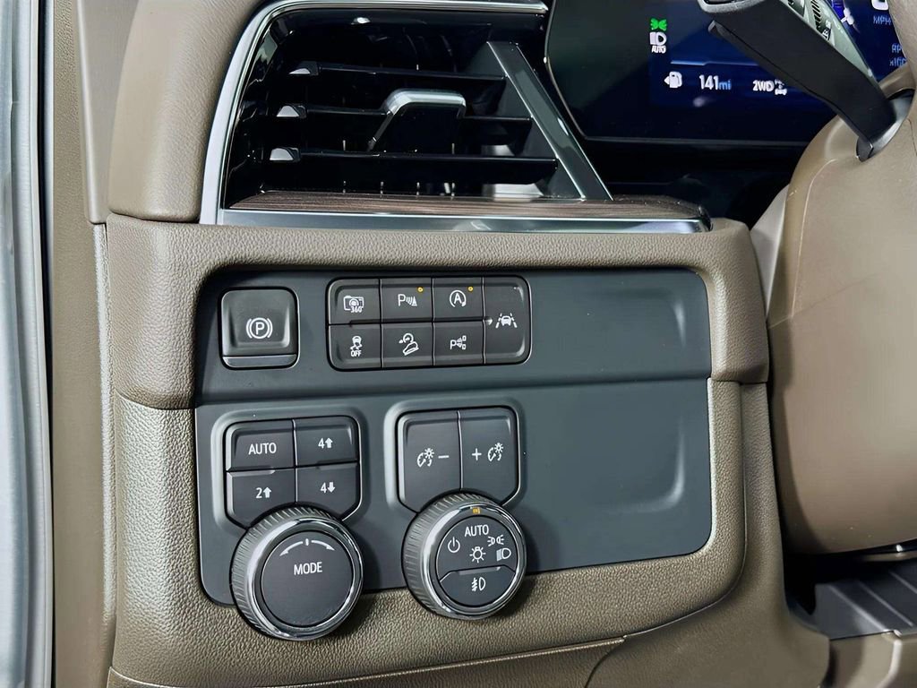 Used 2025 Chevrolet Tahoe Z71 w/ Comfort Package image 17
