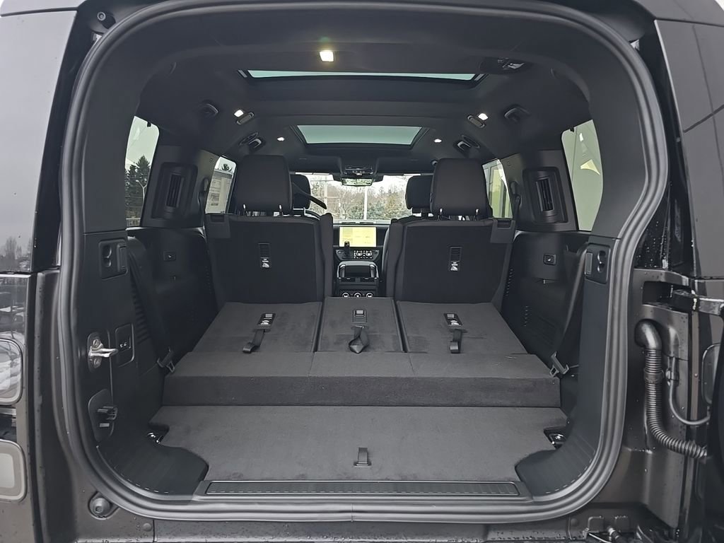 New 2026 Land Rover Defender 130 X-Dynamic SE AWD/4WD image 27