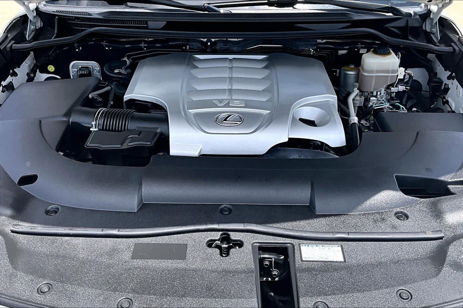 Used 2017 Lexus LX 570 4WD image 30