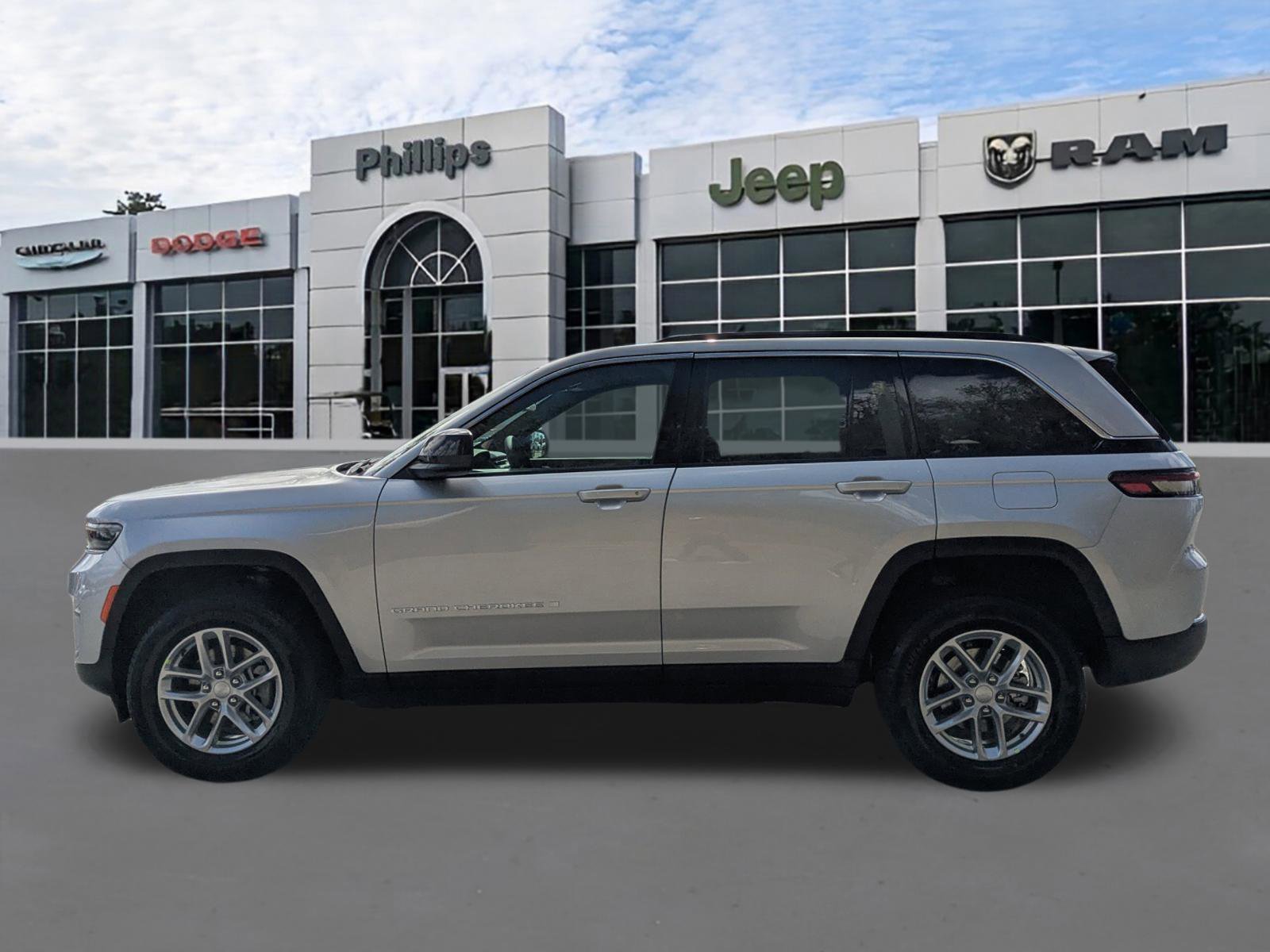 New 2026 Jeep Grand Cherokee 2WD image 6