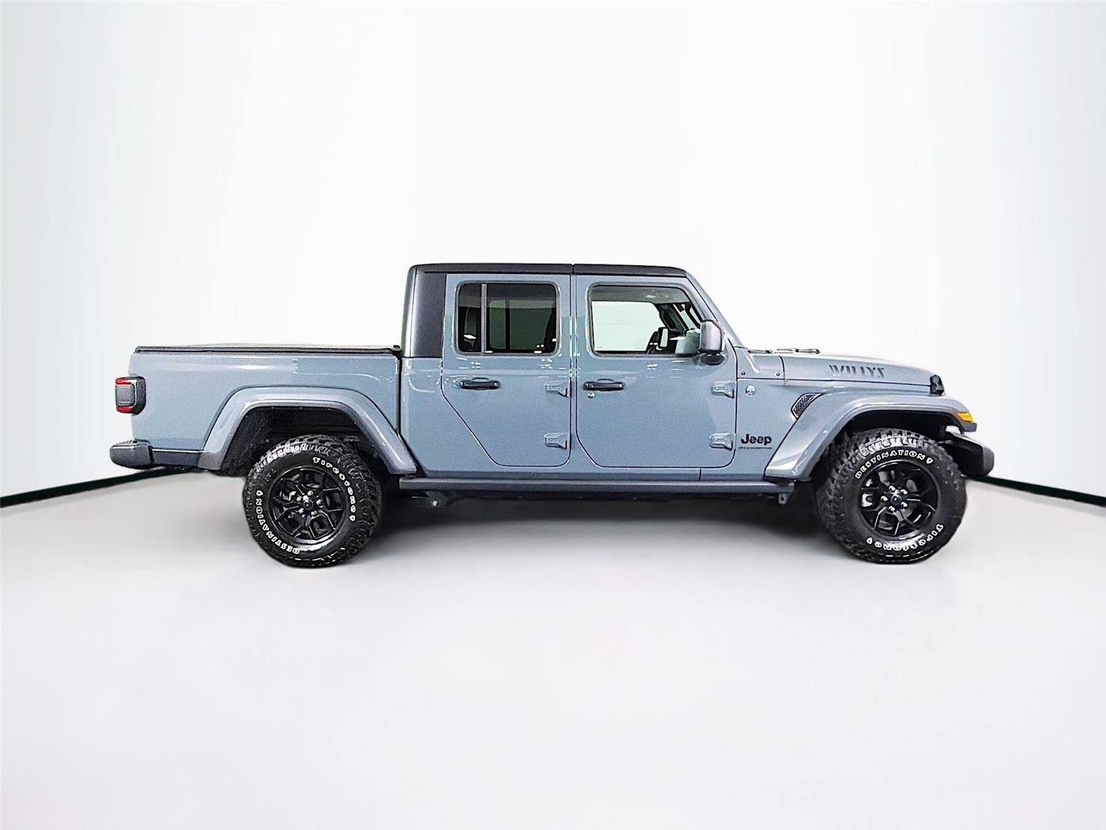 Used 2025 Jeep Gladiator Sport AWD/4WD image 12