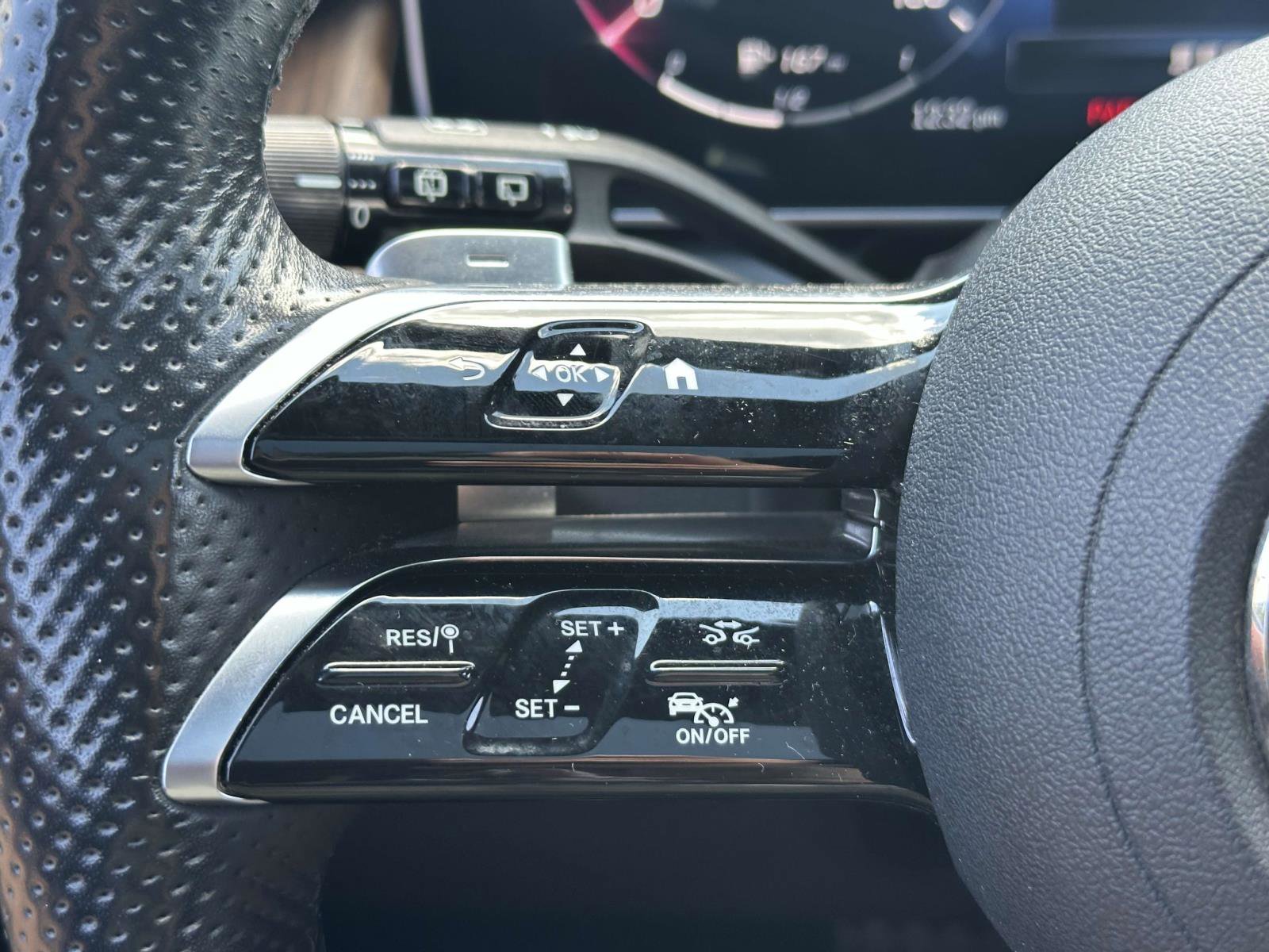 Used 2024 Mercedes-Benz GLC 300 4MATIC w/ AMG Line image 22