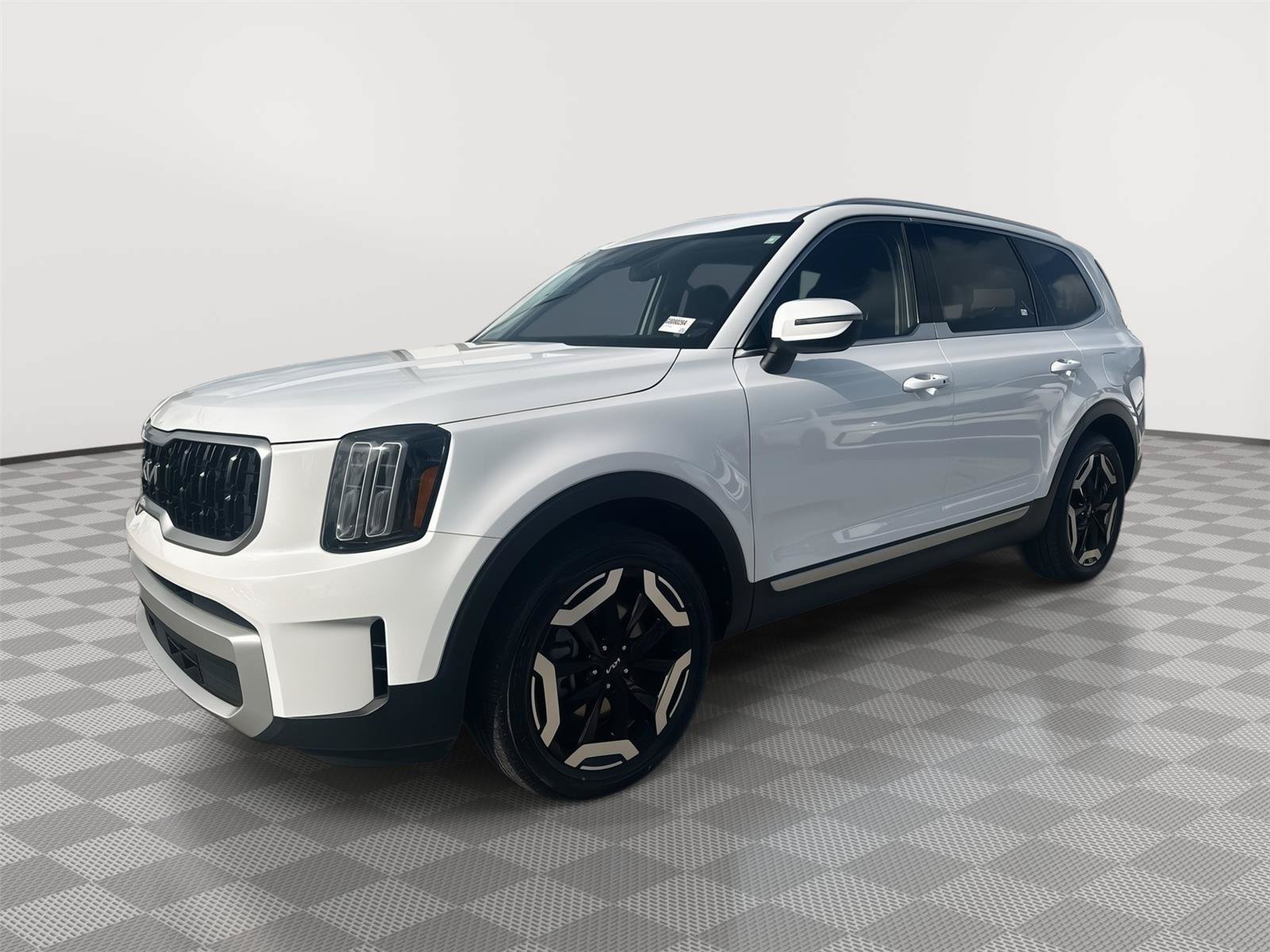 Used 2024 Kia Telluride EX w/ EX Captain's Chair Package