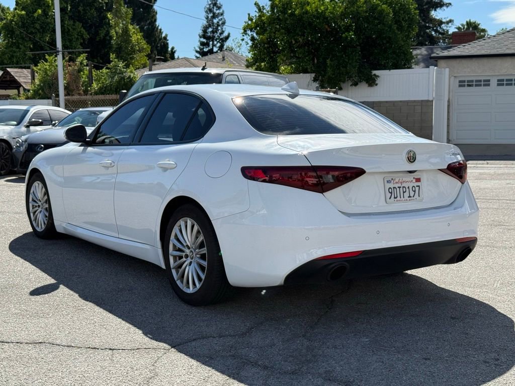 Used 2022 Alfa Romeo Giulia Sprint image 4