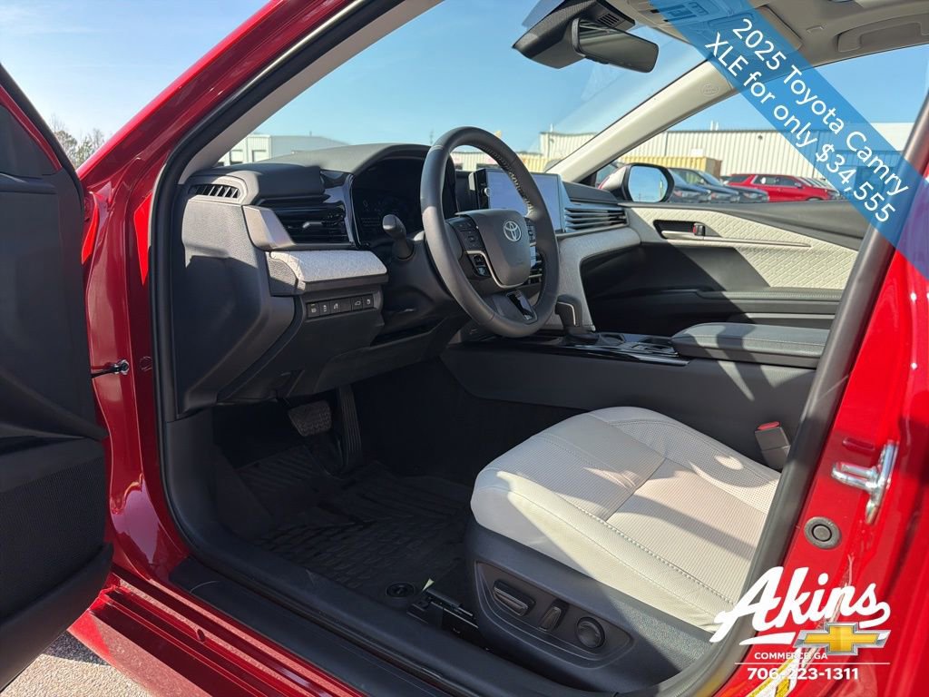 Used 2025 Toyota Camry XLE image 13