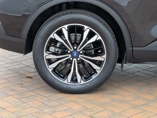 Certified 2022 Ford Escape SE w/ SE Sport Appearance Package image 9