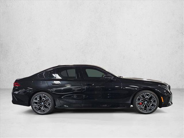 Used 2027 BMW 530i w/ M Sport Package RWD image 4