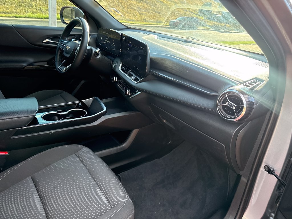 Used 2025 Chevrolet Equinox LT FWD image 31