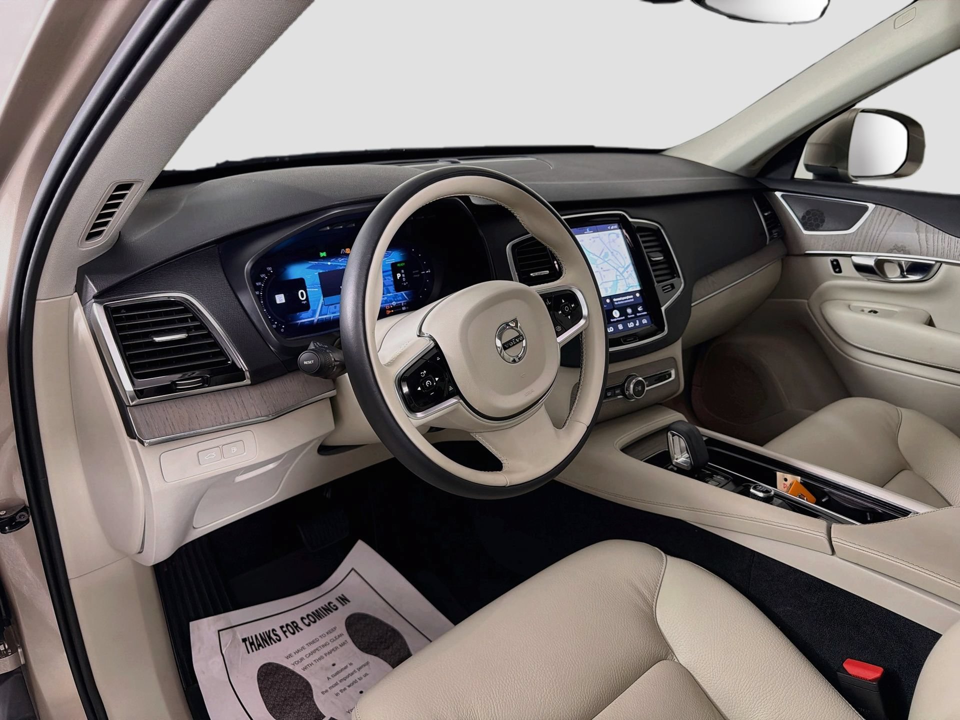 Certified 2024 Volvo XC90 T8 Plus w/ Protection Package Premier AWD/4WD image 10