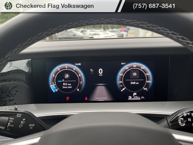 New 2025 Volkswagen Tiguan SE image 36