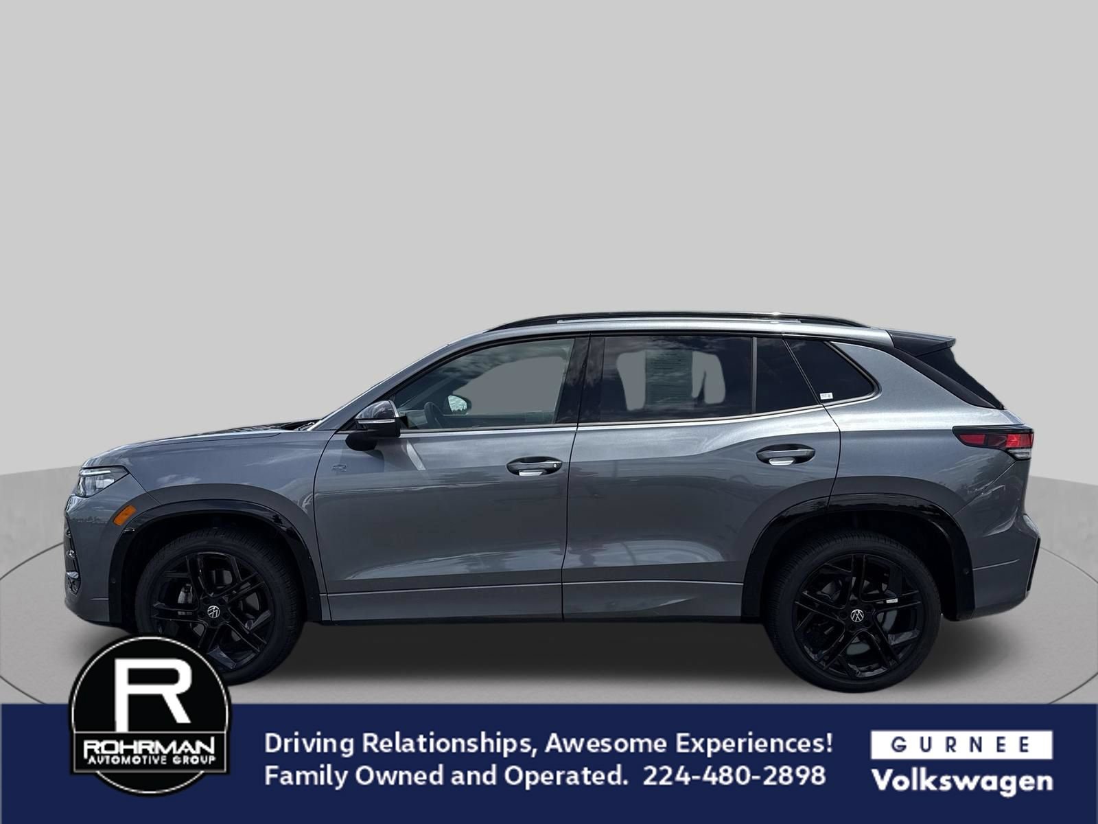Used 2025 Volkswagen Tiguan SE R-Line AWD/4WD image 5
