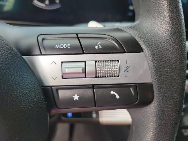 Used 2025 Hyundai Sonata SEL FWD image 28
