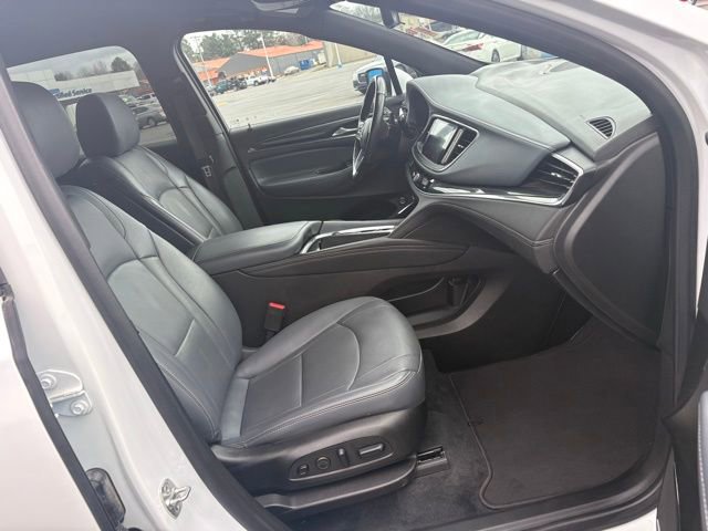 Used 2024 Buick Enclave Premium image 11