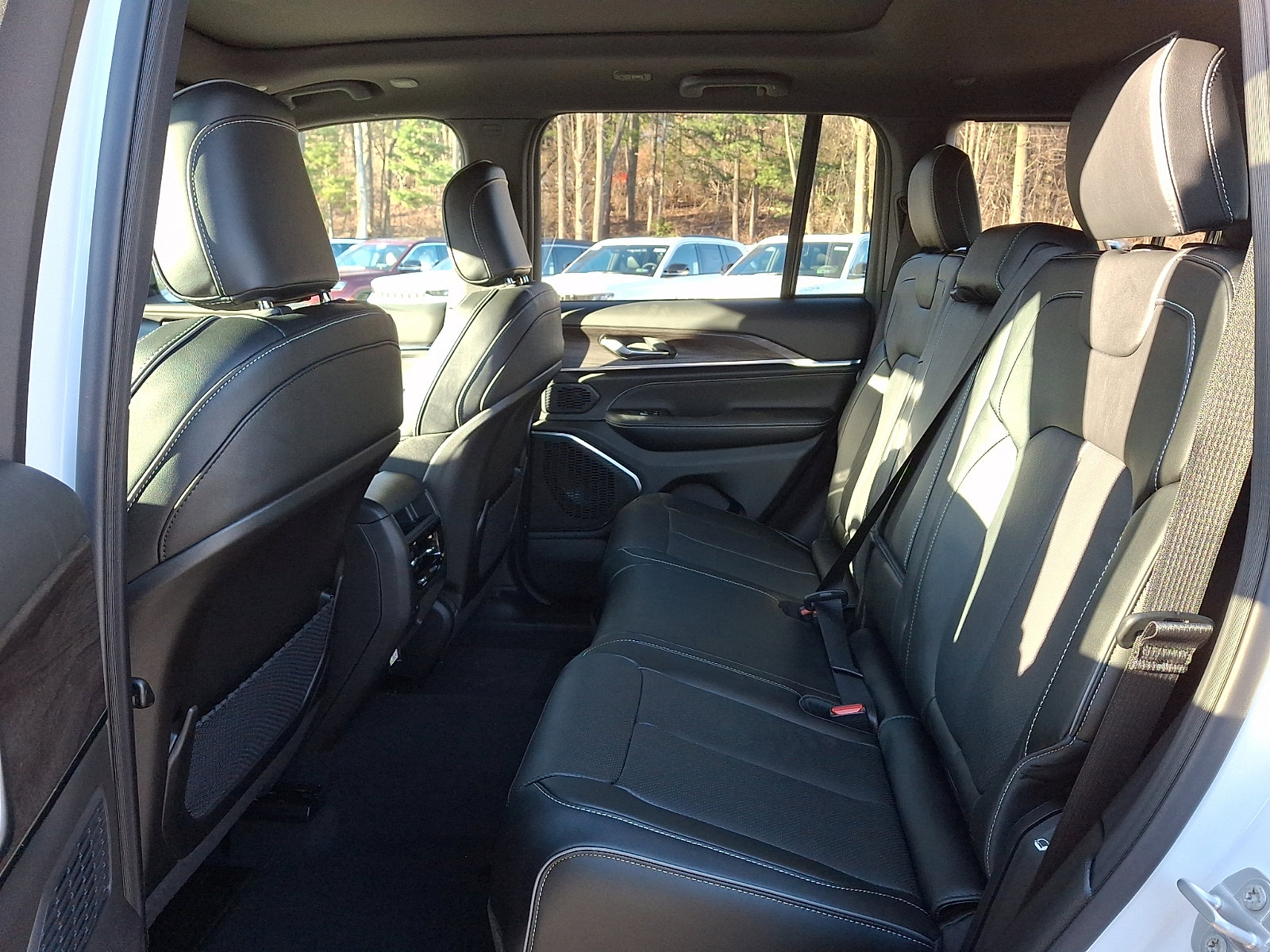 New 2025 Jeep Grand Cherokee Overland w/ Trailer Tow Package image 6