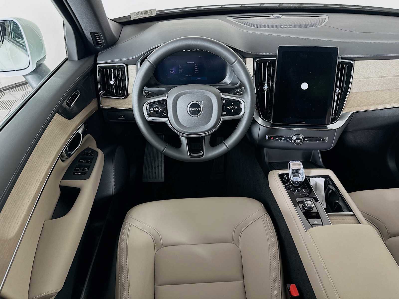 New 2026 Volvo XC90 B6 Plus w/ Protection Package Premier image 21