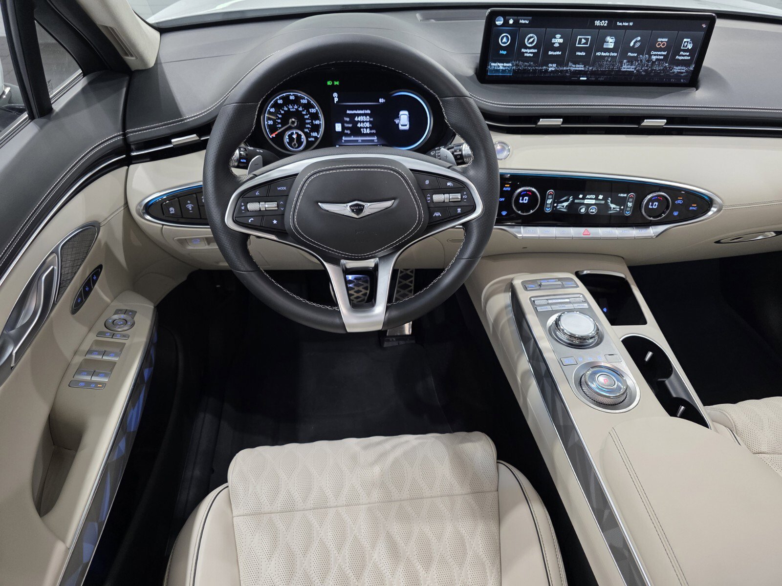 Used 2025 Genesis GV70 3.5T Sport w/ Sport Advanced Package image 10