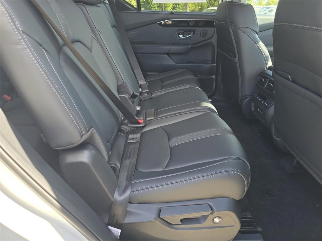 New 2025 Honda Pilot Touring image 25