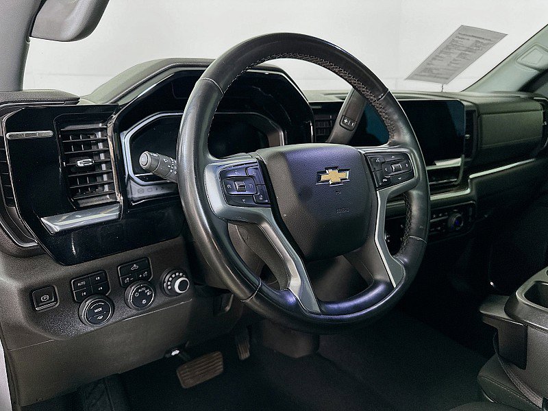 Used 2023 Chevrolet Silverado 1500 LT w/ Z71 Off-Road Package image 9