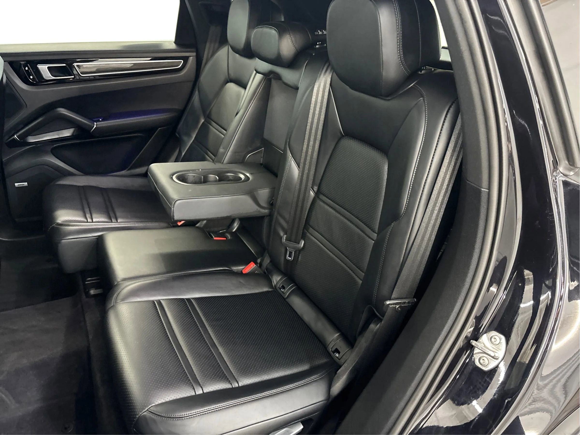 Used 2019 Porsche Cayenne S image 14