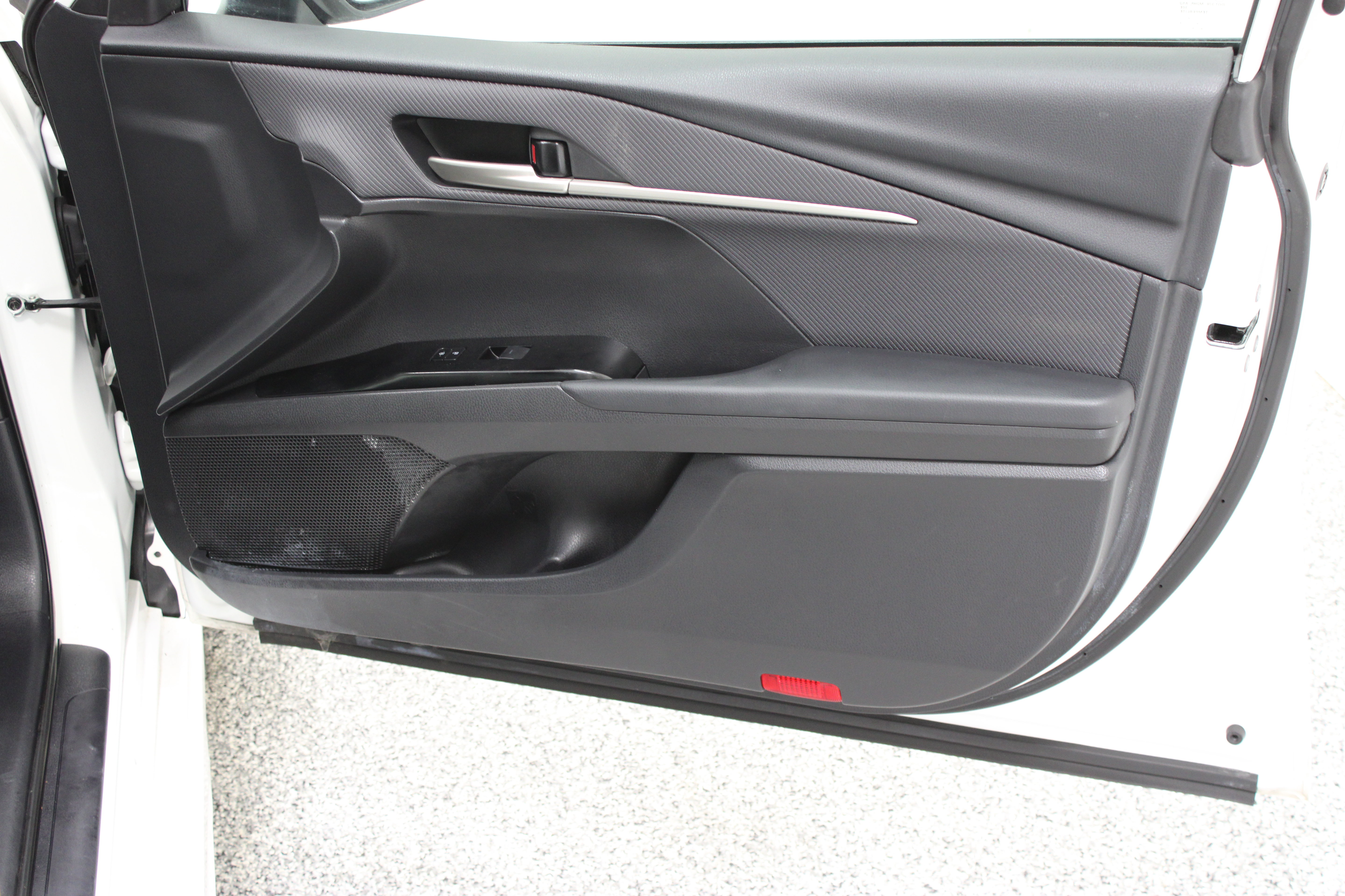 Certified 2025 Toyota Camry SE FWD image 33