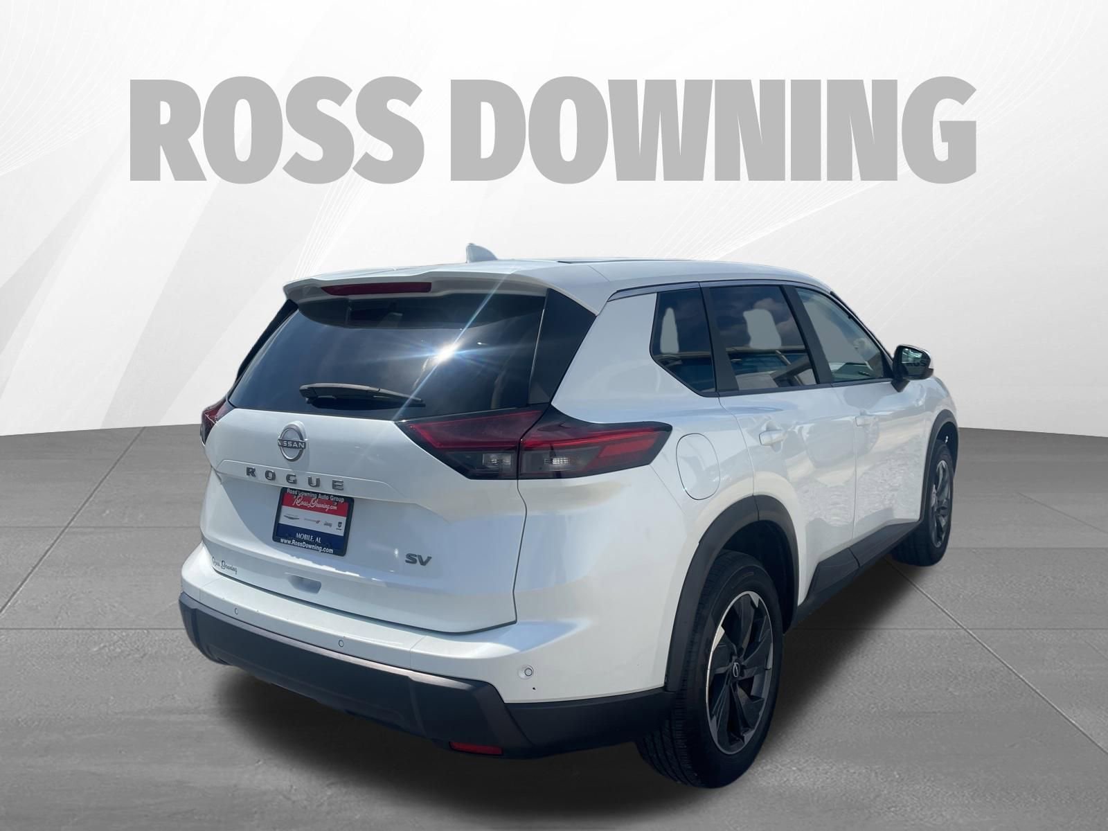 Used 2024 Nissan Rogue SV FWD image 3