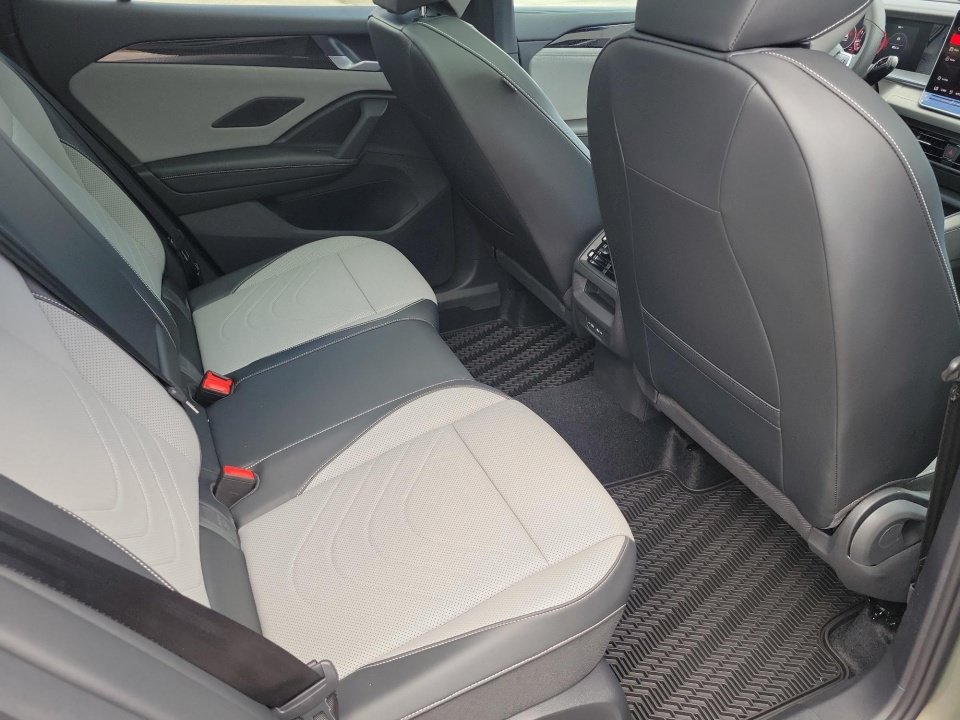 New 2026 Volkswagen Tiguan SE R-Line FWD image 29