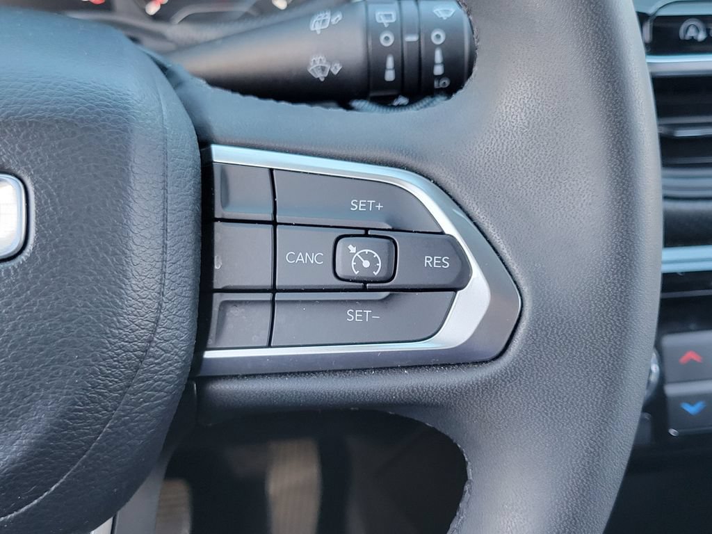 Used 2023 Jeep Compass Latitude AWD/4WD image 6