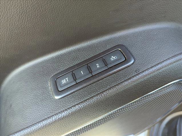 Used 2017 GMC Yukon SLT w/ Open Road Package image 9