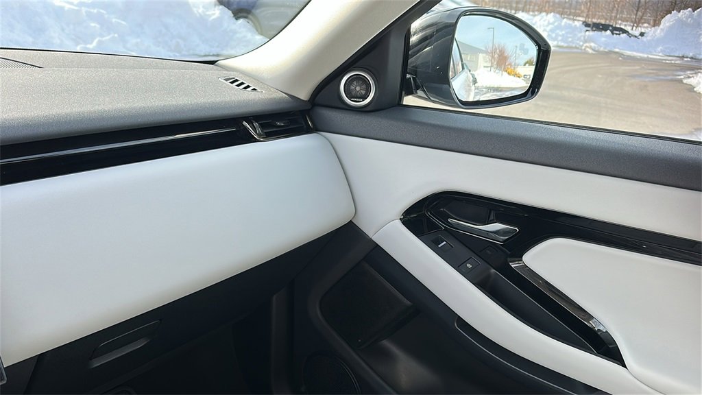 Used 2024 Land Rover Range Rover Evoque S image 18